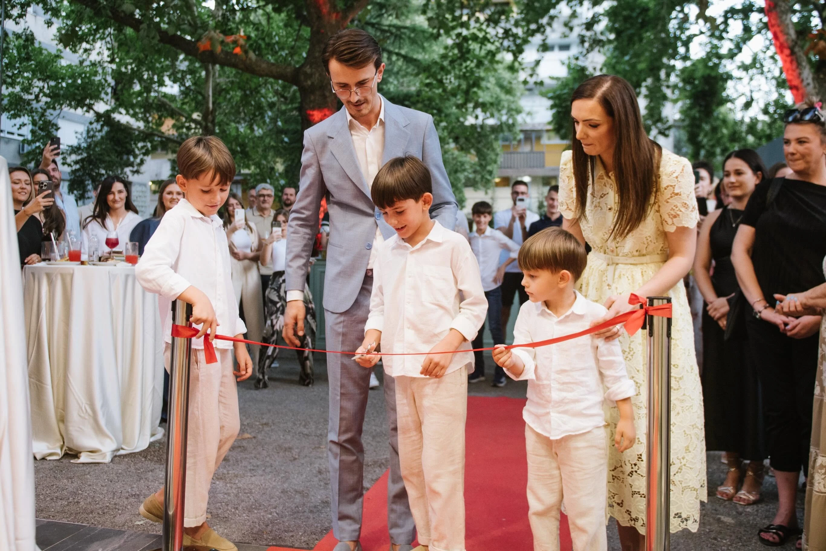 Nakon 20 godina uspjeha: Kultni mostarski frizerski salon Red Carpet otvorio najveći salon do sada