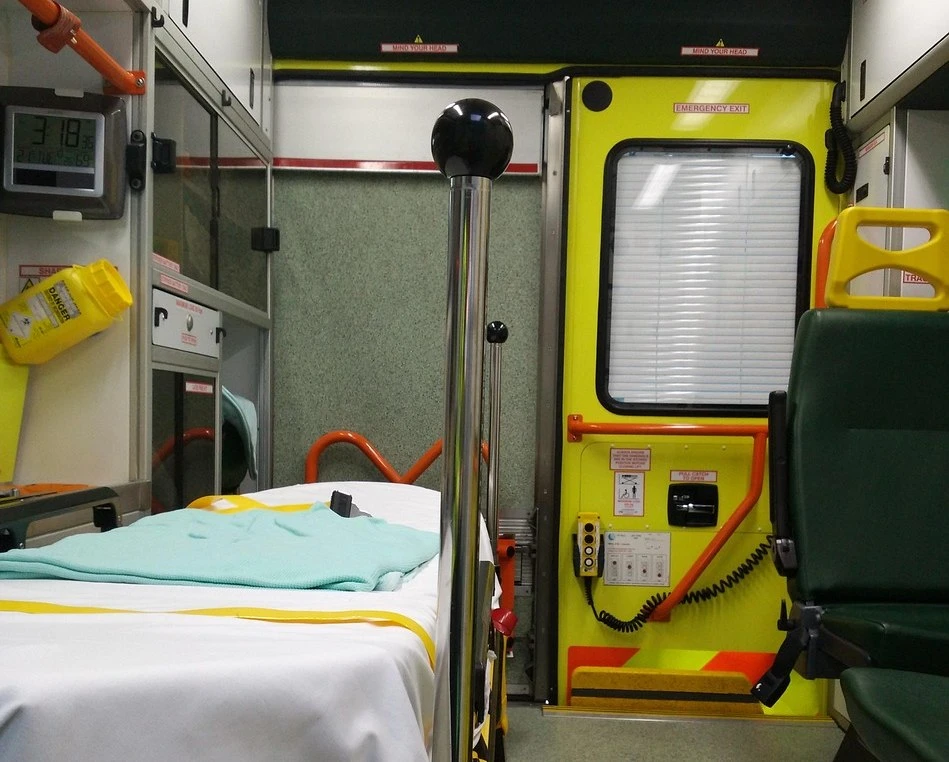 Maloljetna suputnica i vozačica ozlijeđene u sudaru u Širokom Brijegu