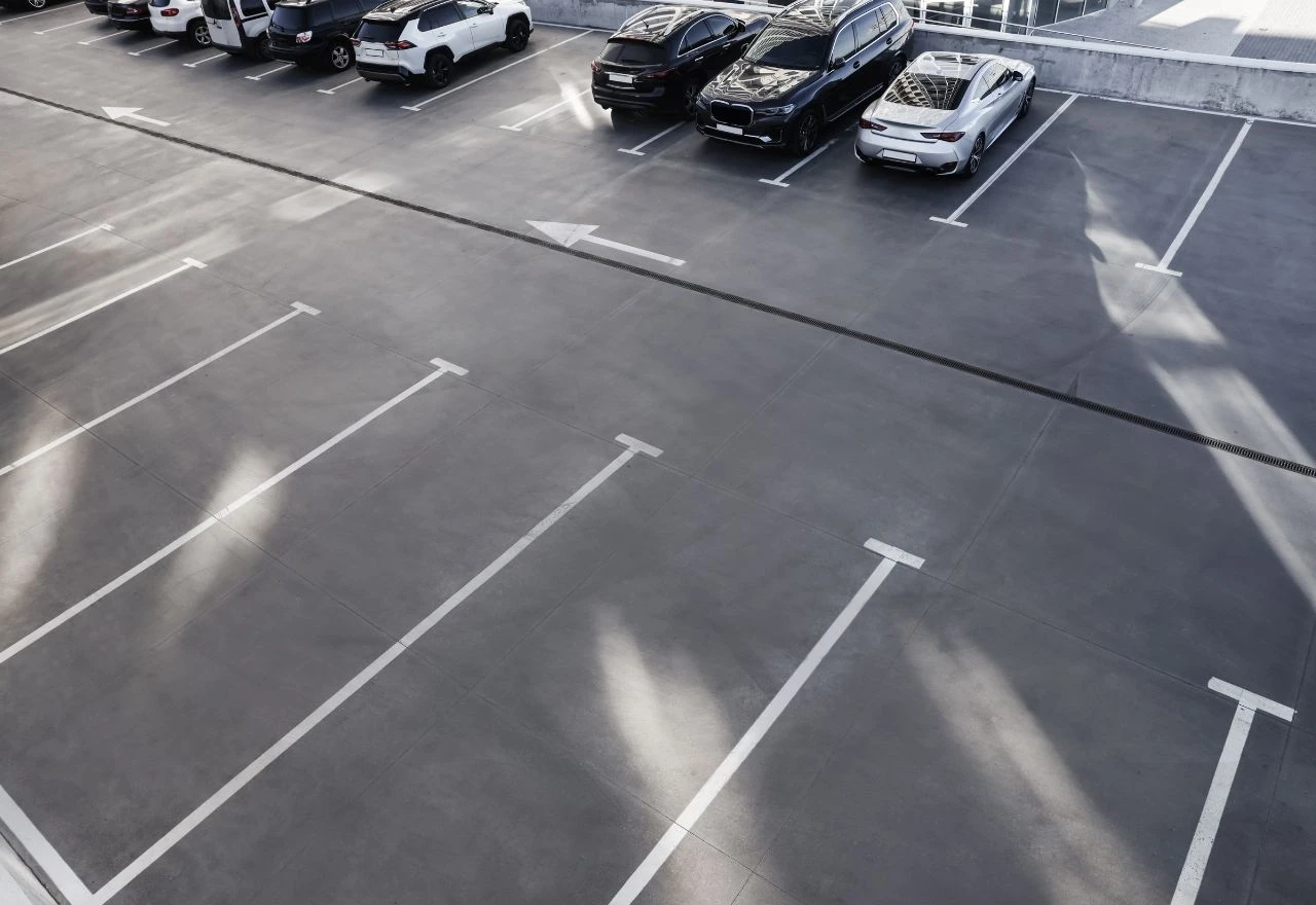 Potukli se na parkingu pa ga udario autom