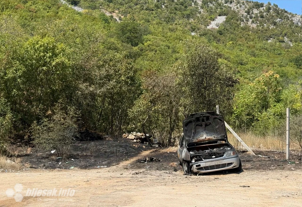 Izgorio automobil na Bunskim kanalima