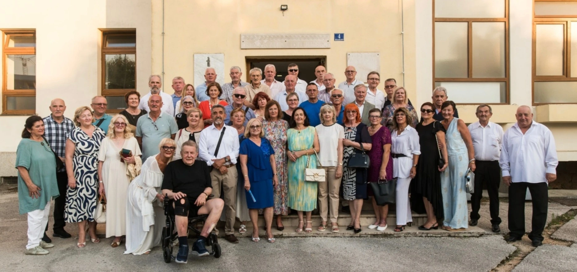 Jubilarna generacija Gimnazije Ljubuški proslavila 50 godina mature