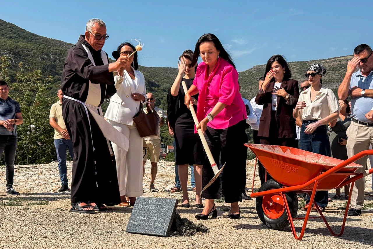 FOTO | Kamen temeljac za Kuću nade u Mostaru: Onkološki pacijenti dobit će besplatan smještaj