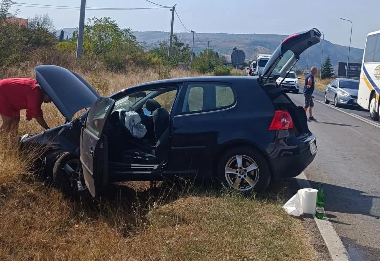 Sudar dva vozila na M-17 u Ortiješu, promet se odvija naizmjenično