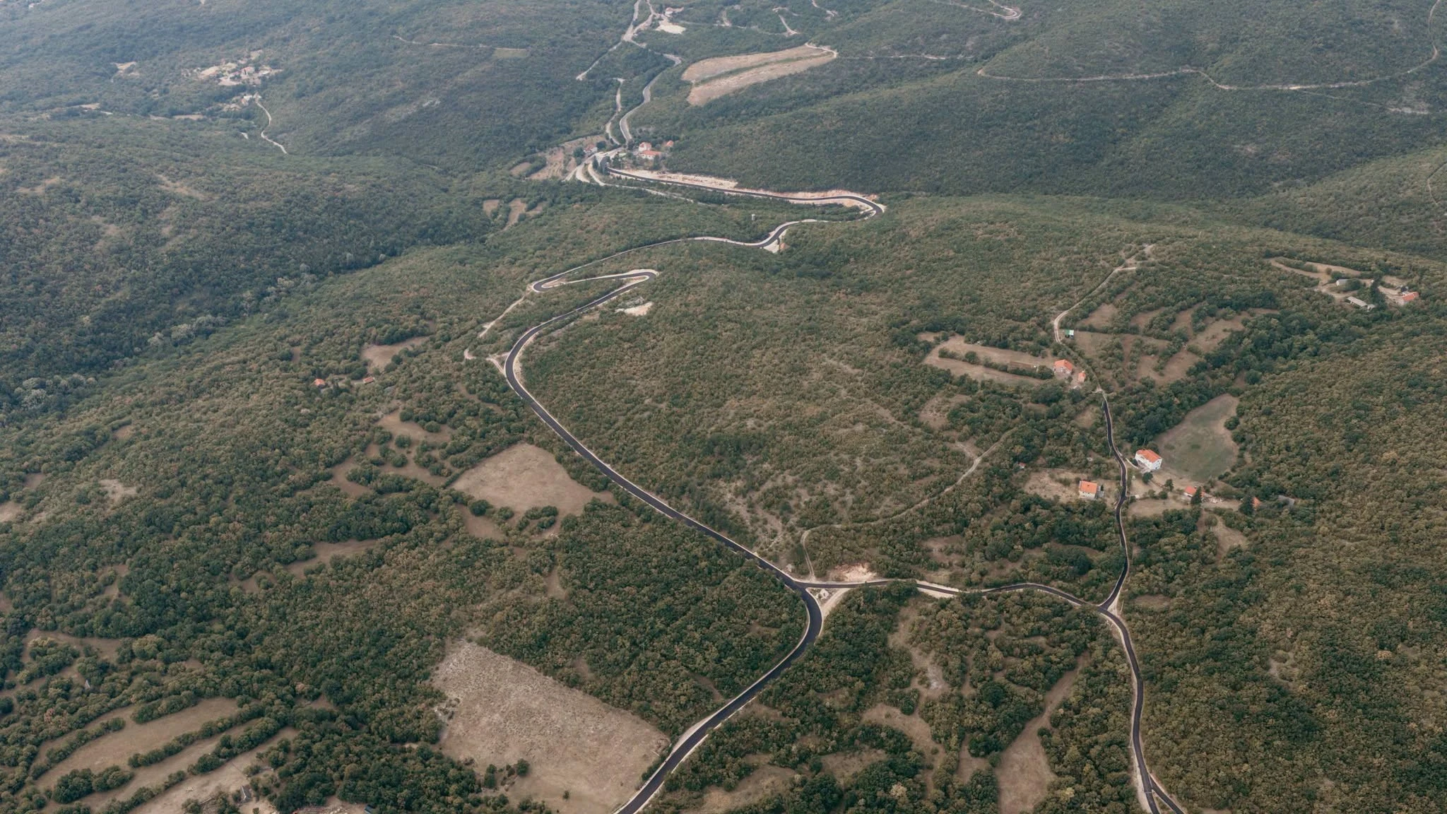 FOTO | Crnač dobio više od dva kilometra uređene prometne trase