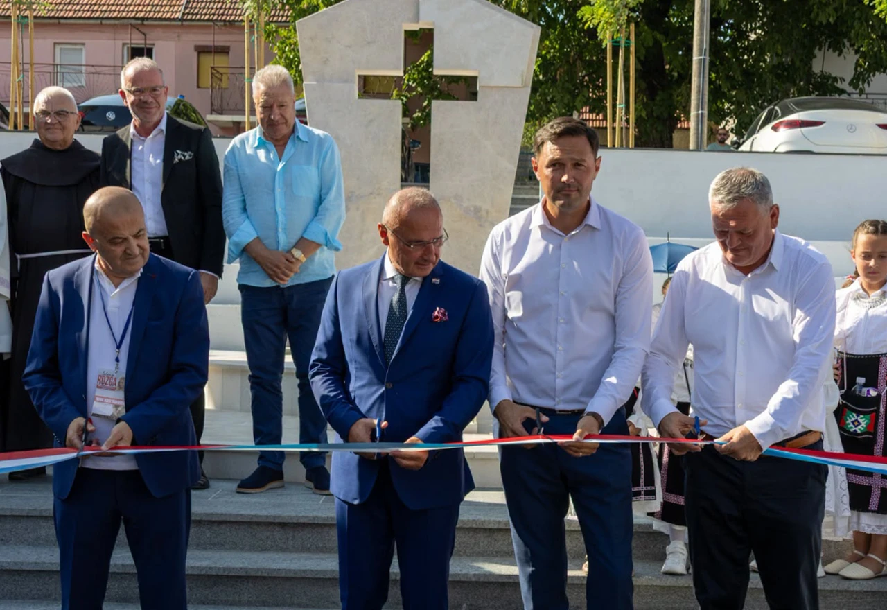 U Šujici otkriveno spomen-obilježje hrvatskim braniteljima