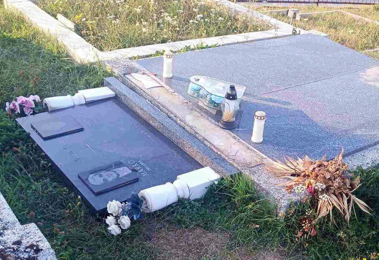 Oskrnavljeno groblje u Docu kod Travnika: Uništeno nekoliko nadgrobnih spomenika