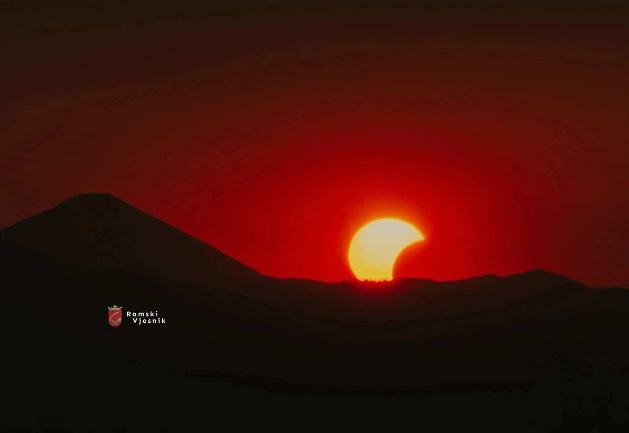 Pomrčina sunca snimljena iz Rama