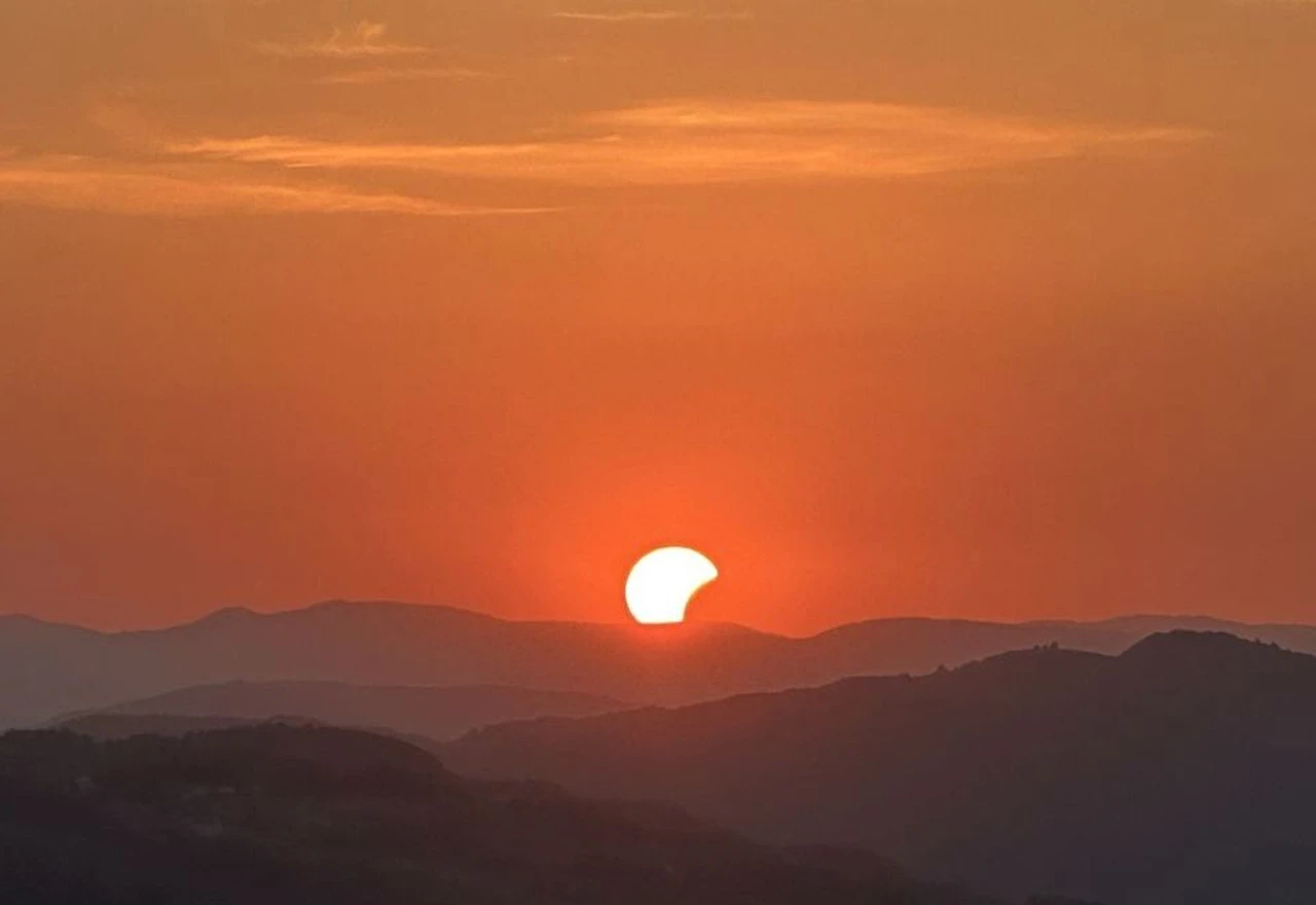 Pomrčina sunca gledana iz okolice Sarajeva