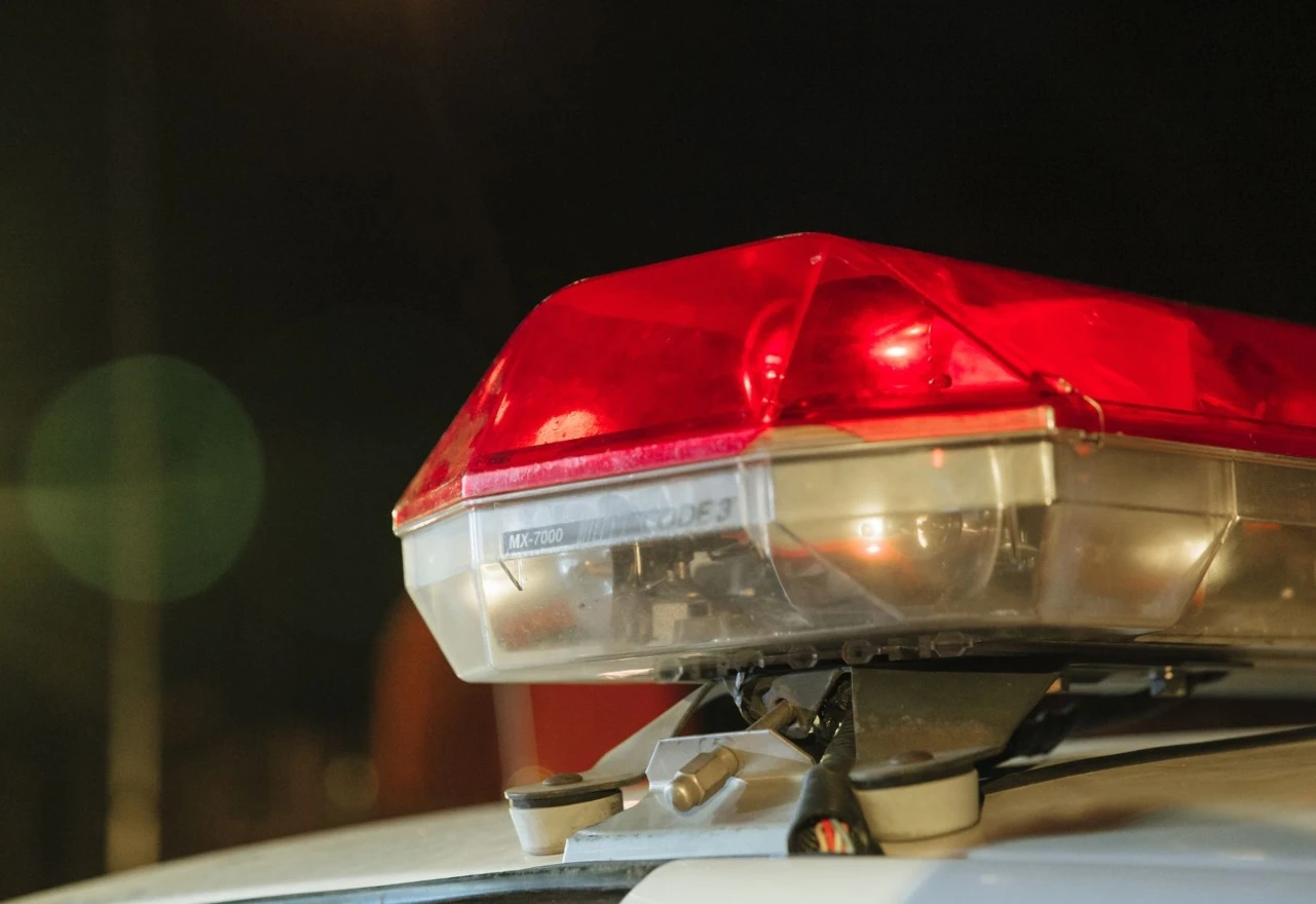 Dvoje ozlijeđenih u sudaru automobila i kamiona