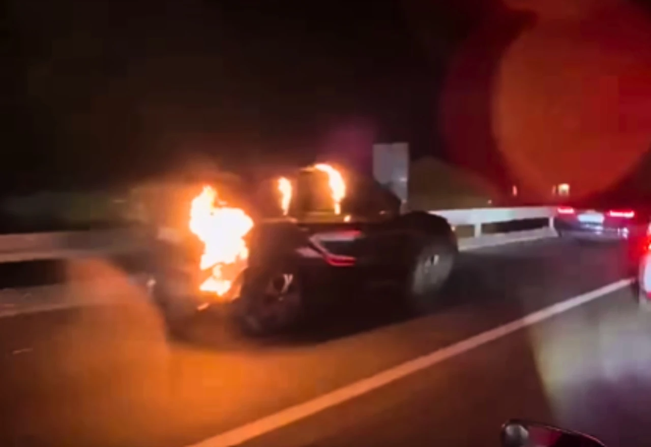 Na autocesti kolona od sedam kilometara: Požari zatvorili ceste na Pelješcu i kod Omiša