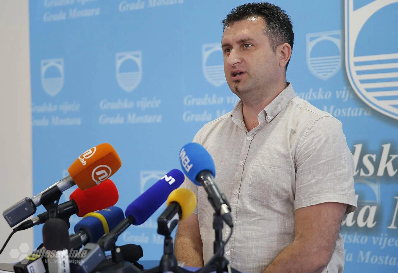 Hujdur pozvao građane da pomognu u gašenju požara kod Konjica: "Ljudi na terenu su na izmaku snaga"