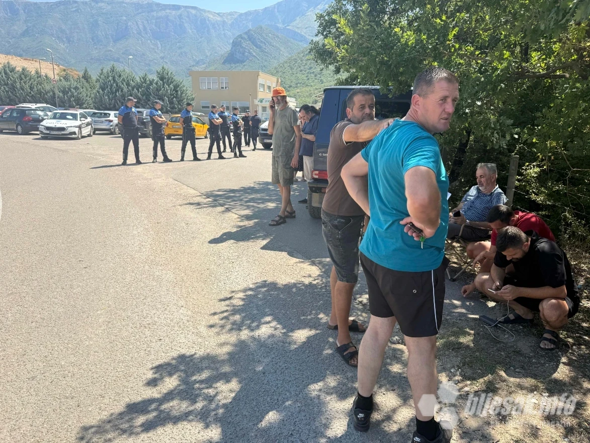 Pet osoba uhićeno je u petak zbog blokade ulaza na mostarsku deponiju Uborak