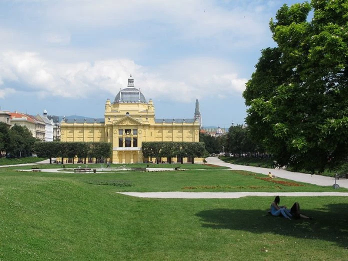 Umjetnički paviljon u Zagrebu