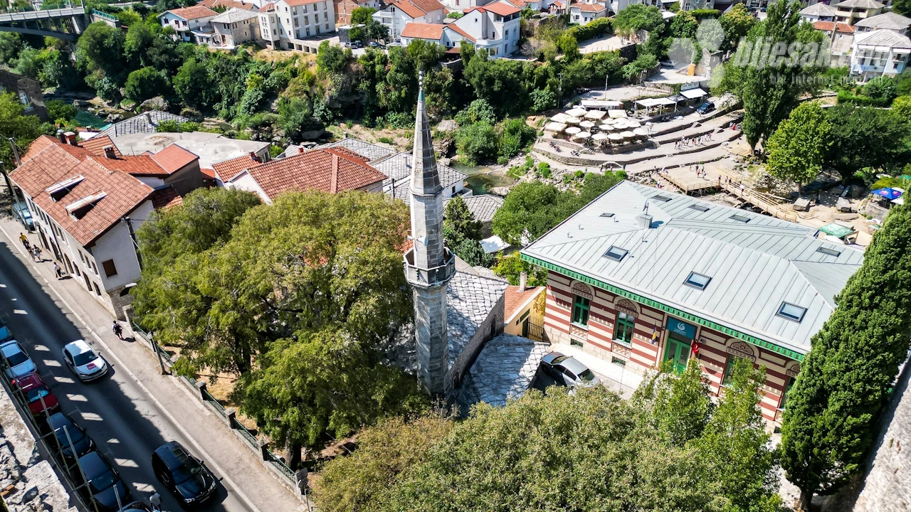 Ćejvan Ćehajina džamija na Velikoj Tepi u Mostaru
