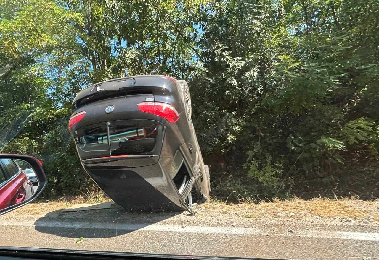 Prevrnuto vozilo između Konjica i Jablanice