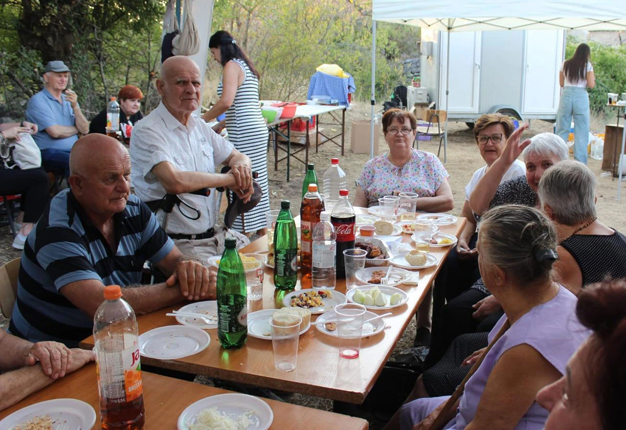 Više od 120 Šunjića okupilo se na Raškoj Gori: Druženje uz stare igre, gulaš i priče do sitnih sati