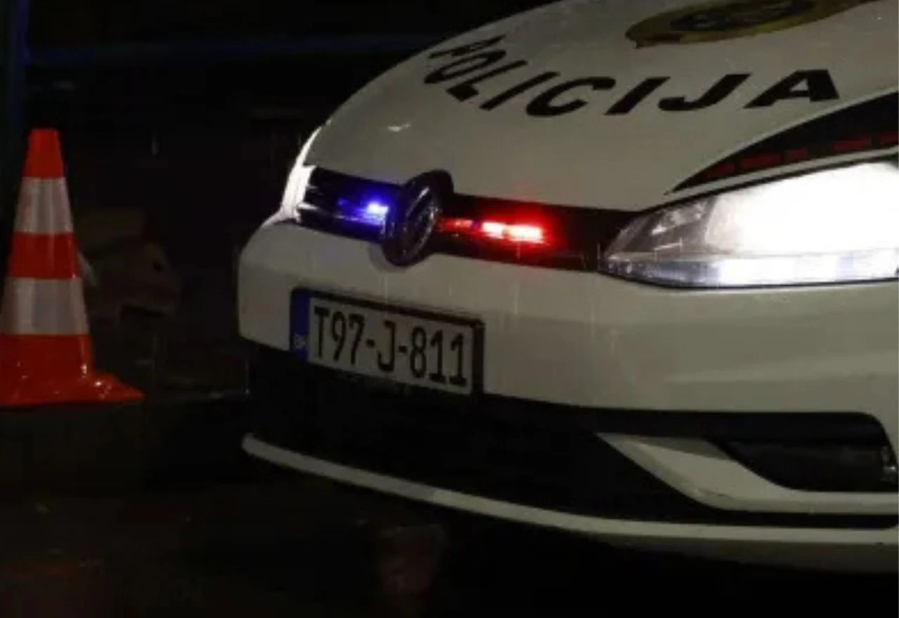 Muškarac napadnut sjekirom ispred Mepas Mall-a