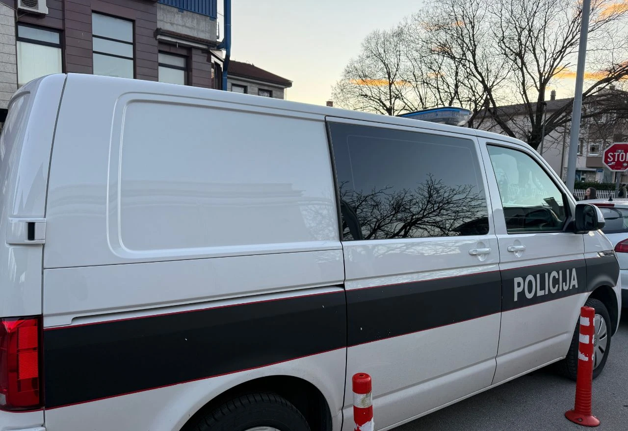 U Mostaru tijekom noći ukraden Audi