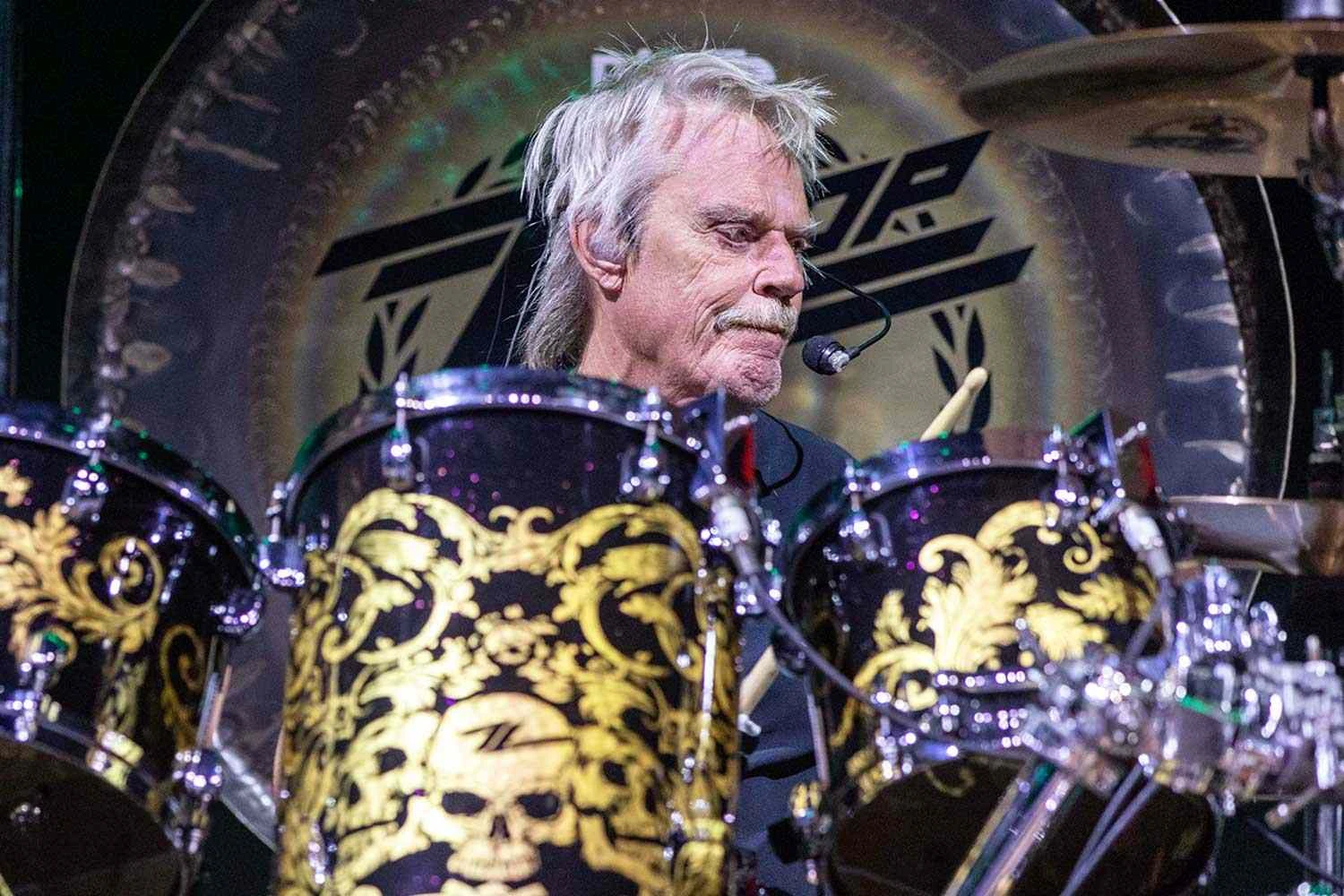 Preminuo bubnjar legendarne rock skupine ZZ Top