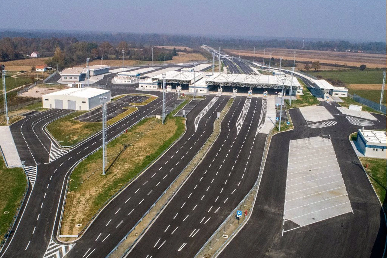 Nema zatvaranja: Novi granični prijelaz u Gradišci nastavlja normalno raditi