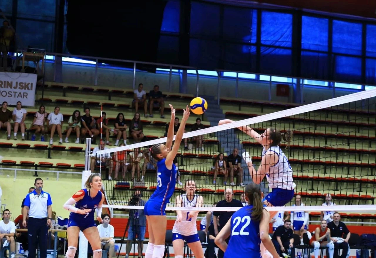 Prvi dan U20 Balkanskog prvenstva donio kvalitetnu odbojku i sjajnu atmosferu u Mostaru