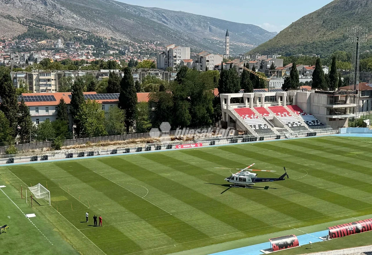 Helikopter MUP-a RH na stadionu HŠK Zrinjski