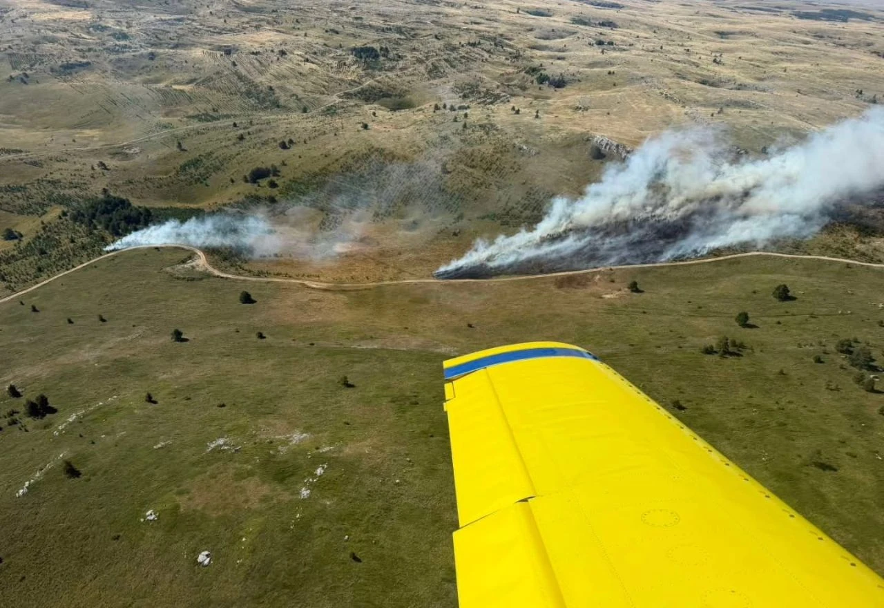 Oštećen Air Tractor kod Grahova, ne može gasiti požar u Grudama