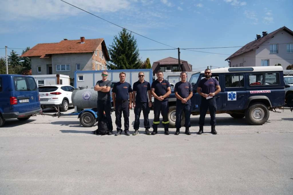 Zbog požara u Bosanskom Grahovu angažirana specijalizirana jedinica FUCZ-a