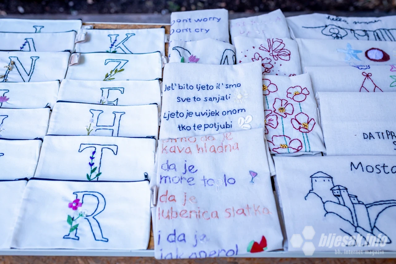 U Mostaru otvoren Noćni cvjetni festival Korijen