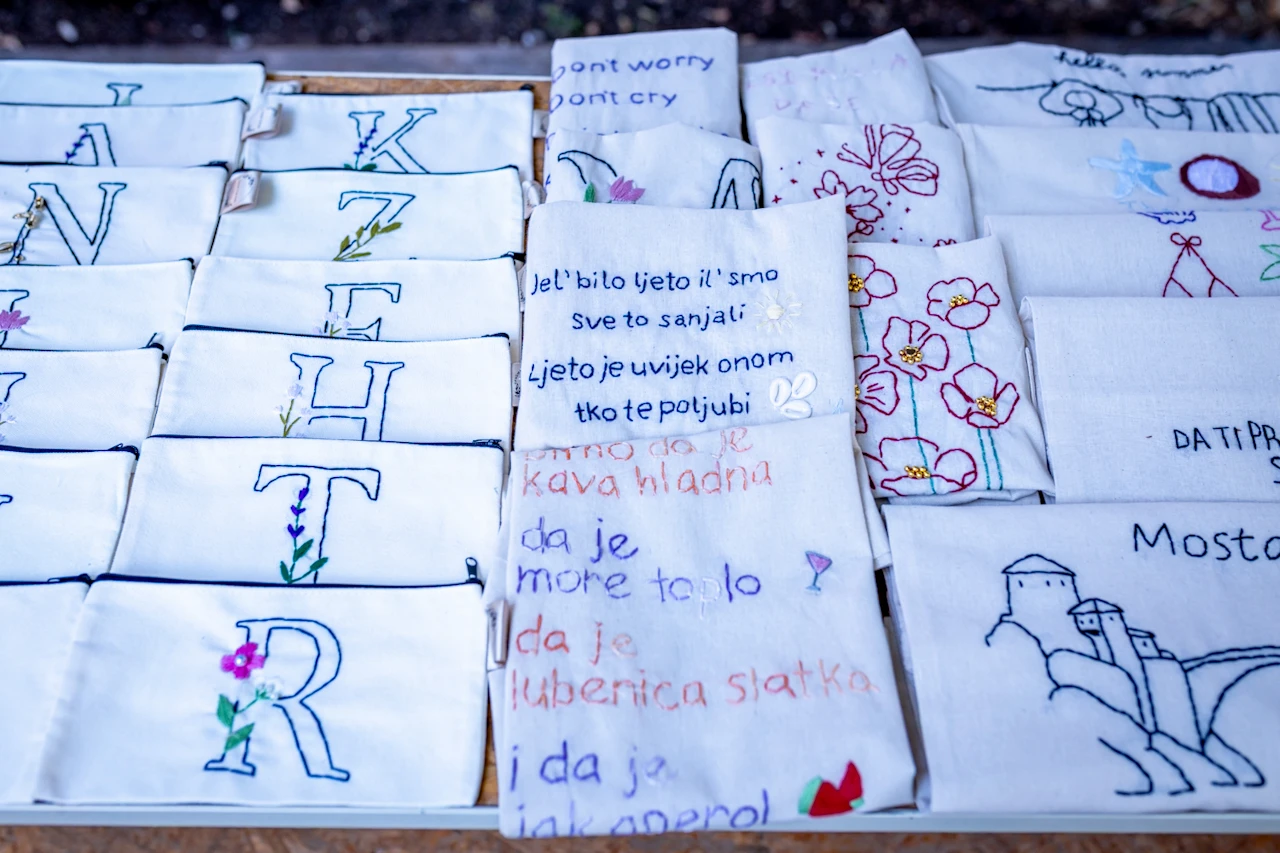 U Mostaru otvoren Noćni cvjetni festival Korijen