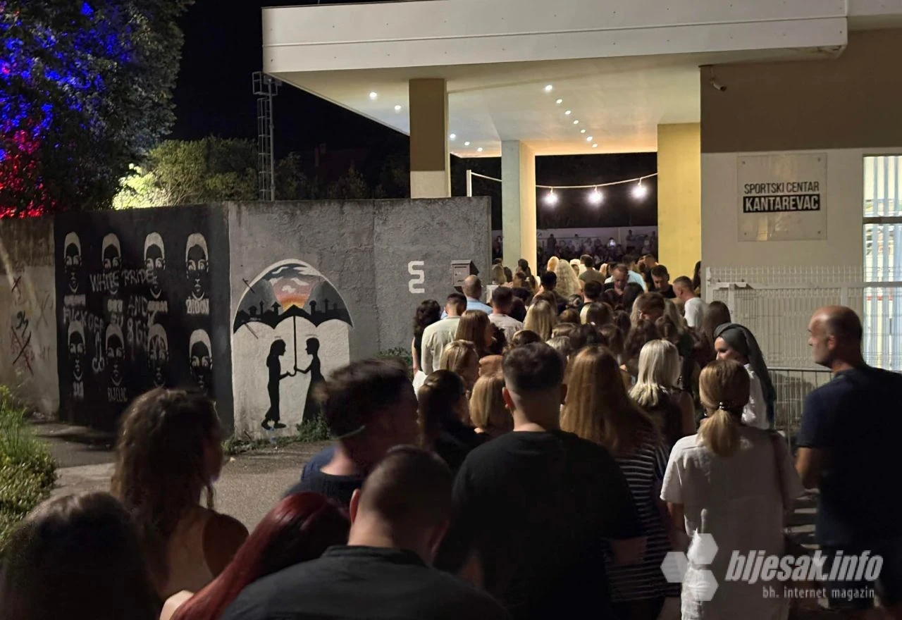 Gužve pred koncert Lepe Brene u Mostaru