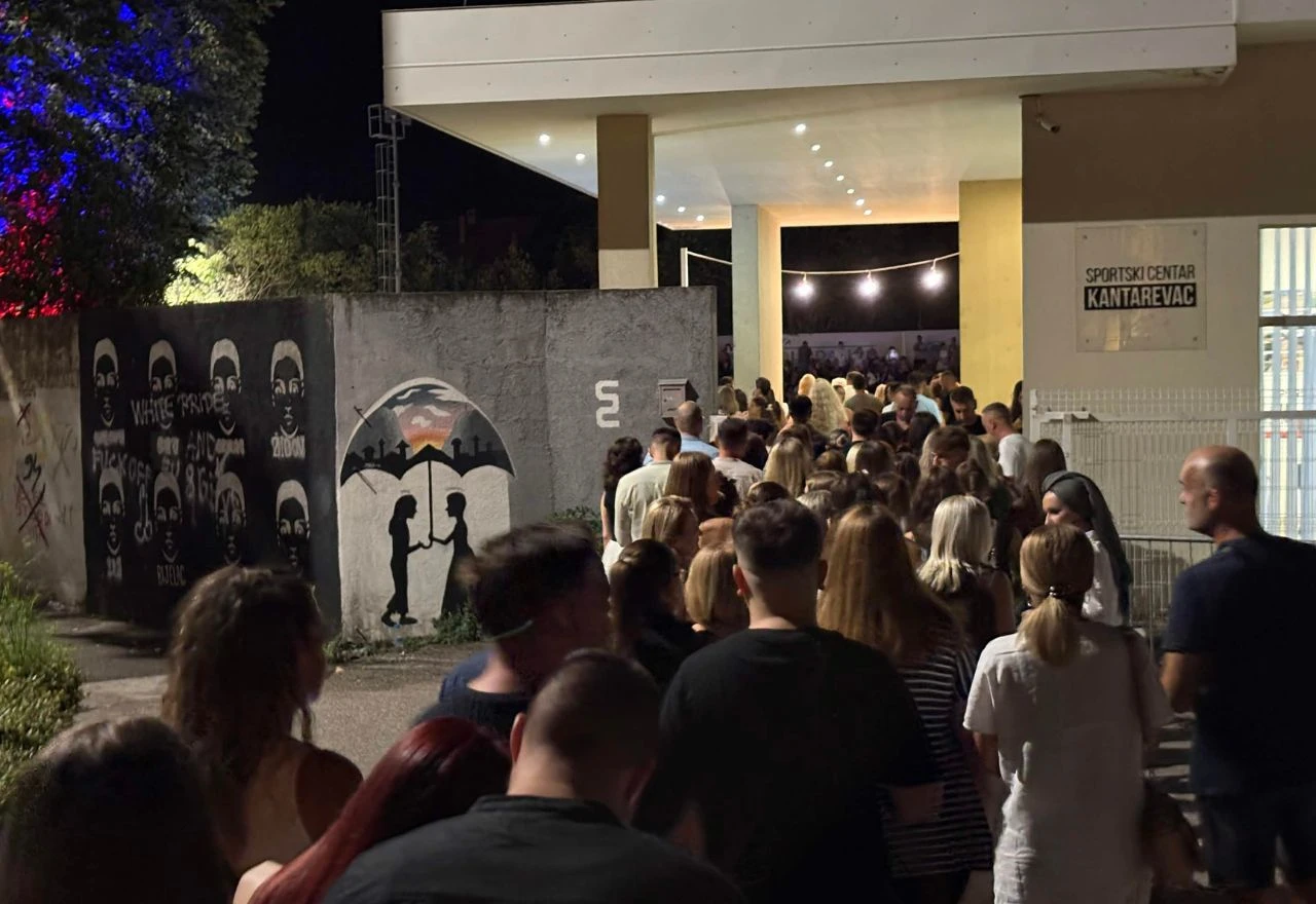 Gužve pred koncert Lepe Brene u Mostaru