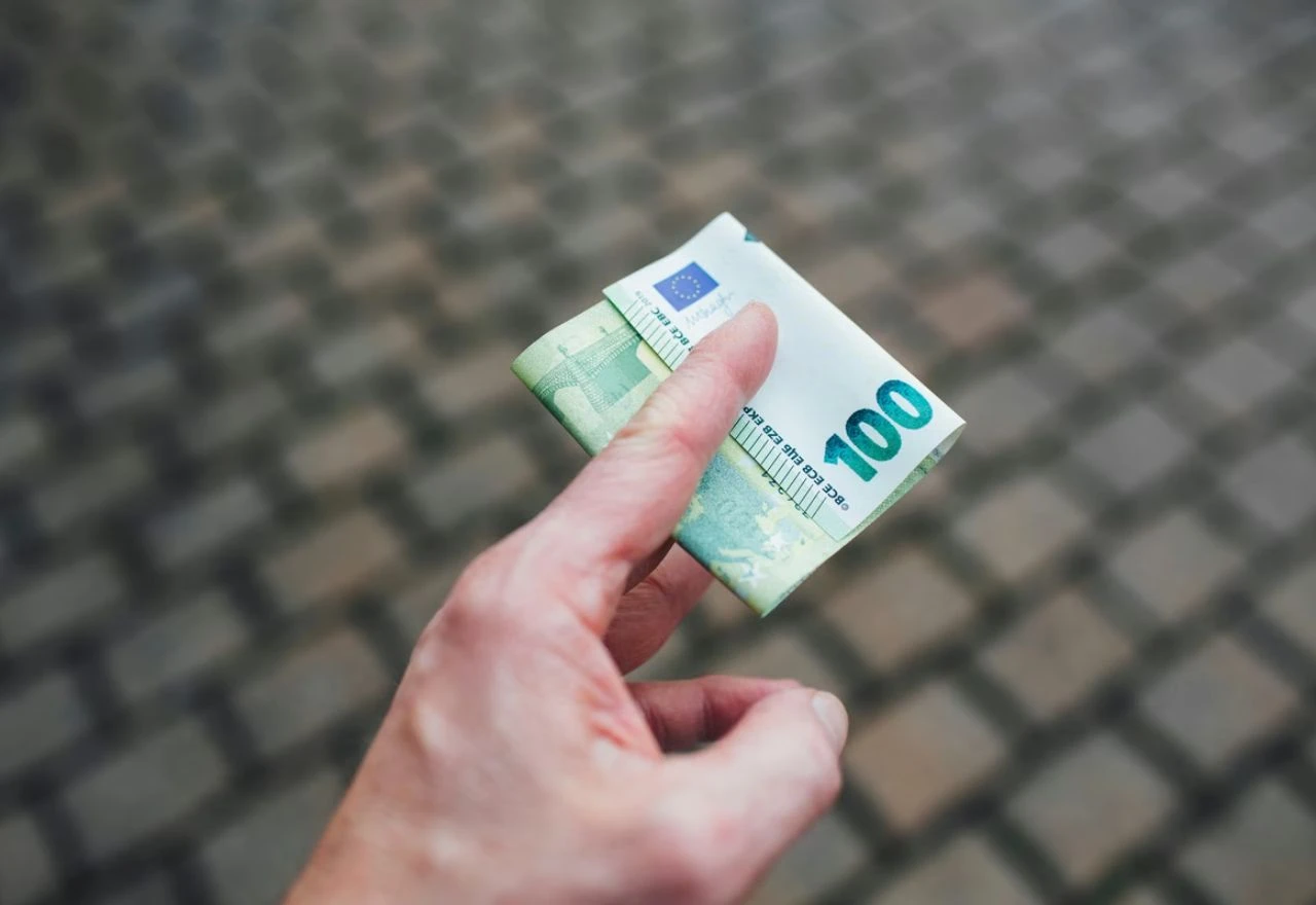 Europljani gomilaju gotovinu unatoč karticama i mobilnom plaćanju