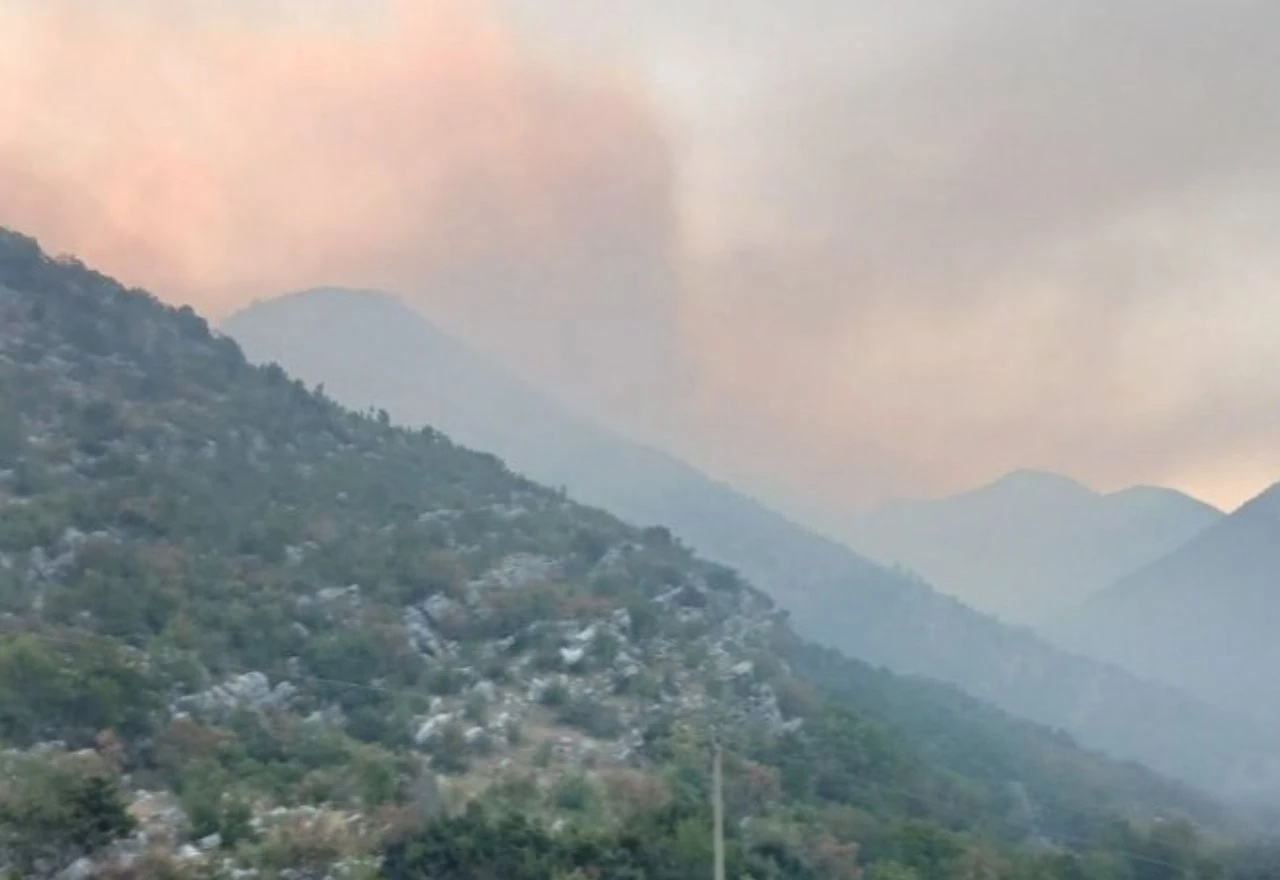 Požari kod Trebinja i Ivanice pod nadzorom, stigla pomoć iz Dubrovnika, Čapljine i Neuma