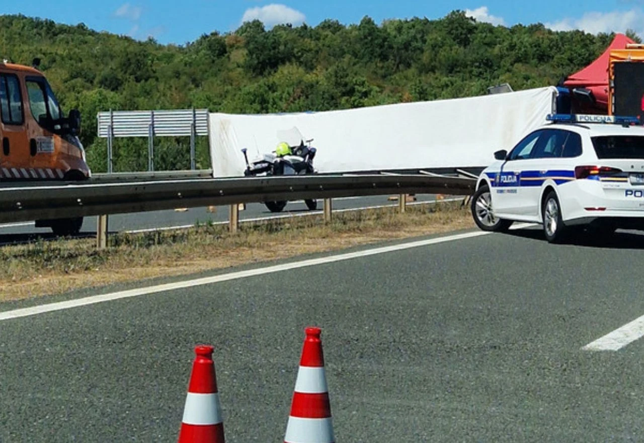 Kaos na A1: Kolone duge do 18 kilometara nakon prometne nesreće