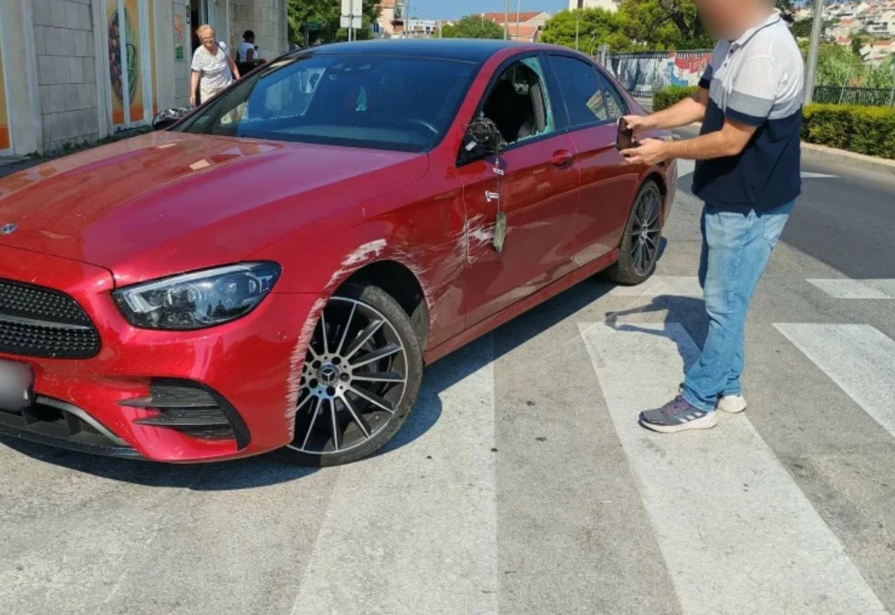 Palicama oštetili automobil srpskih registracija, dvije osobe ozlijeđene