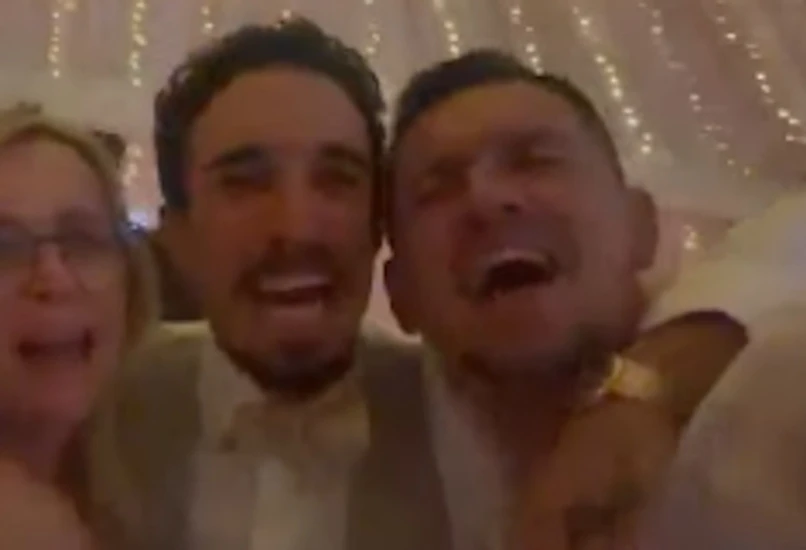 Vrsaljko, Lovren i Olivari zagrljeni zapjevali veliki hit