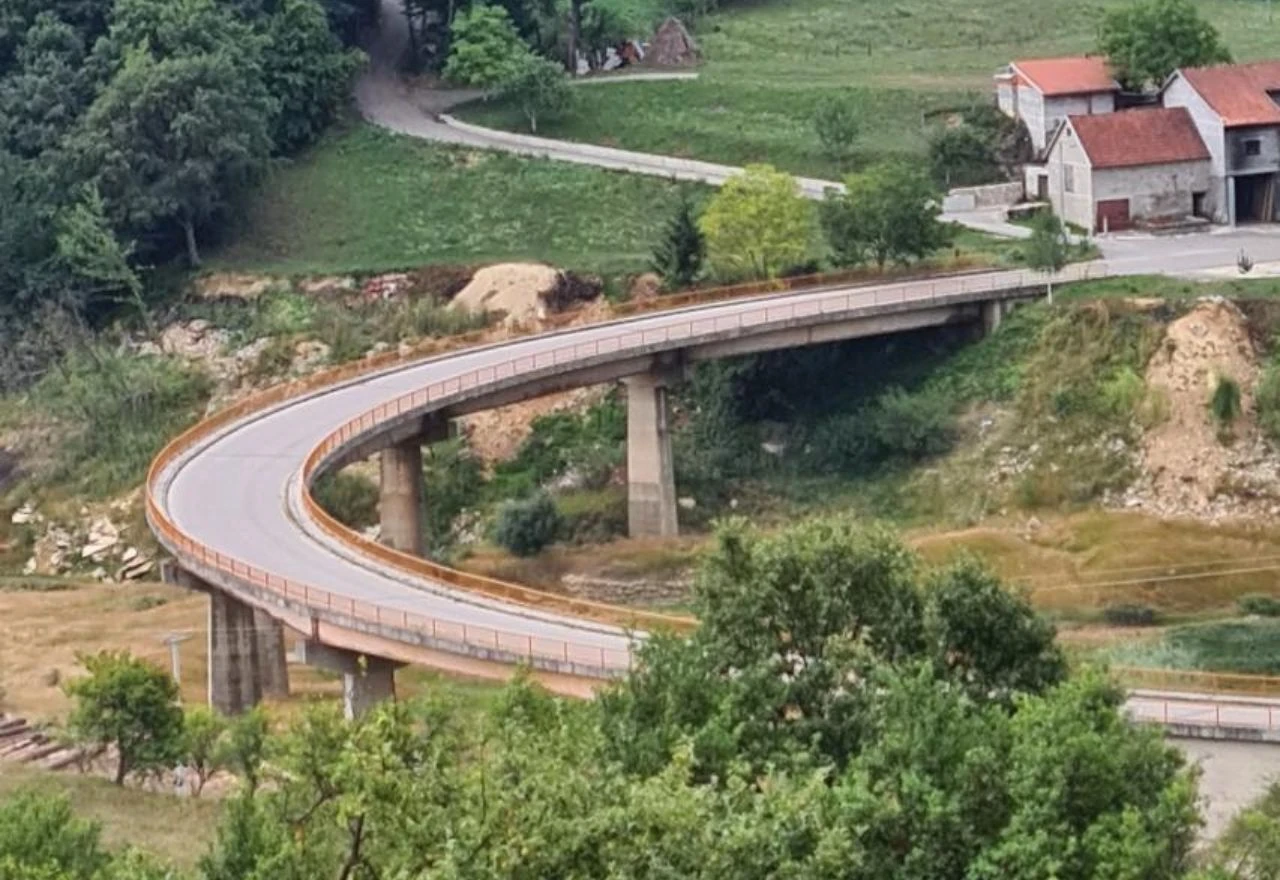 Vozač iz Travnika teško ozlijeđen kod Prozora