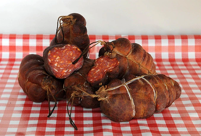 Bračni par krao kulene i kulenove seke