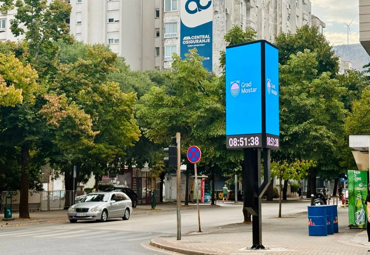 Kod sata zasvijetlio "novi simbol vremena"