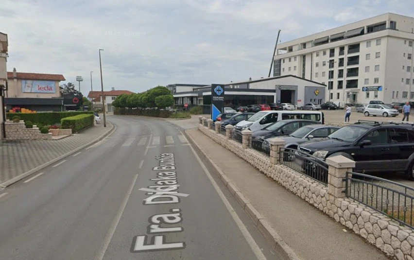 Automobil udario maloljetnog pješaka u Širokom Brijegu