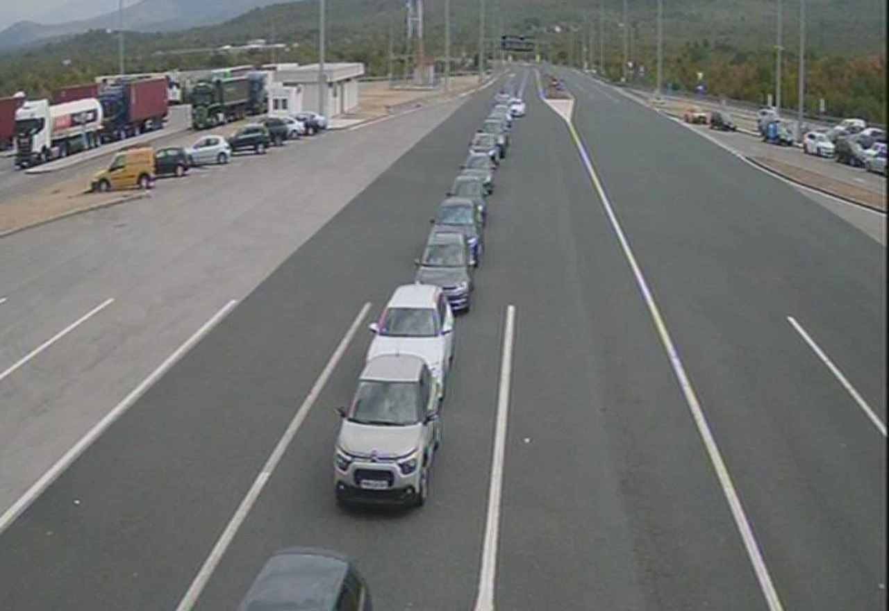 Duge kolone na više graničnih prijelaza