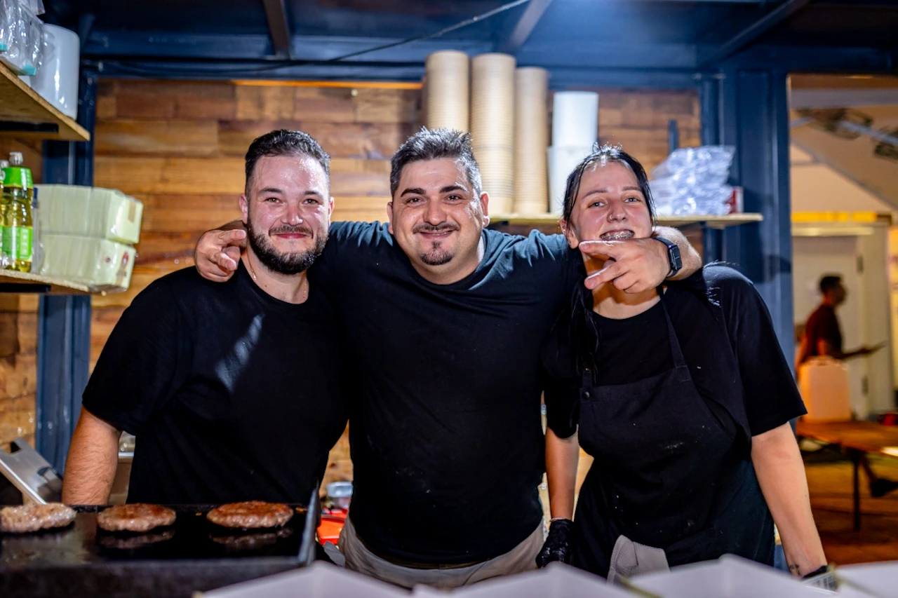 FOTO | Mostar spreman za "Forzu": Velika gužva na otvaranju Mobe