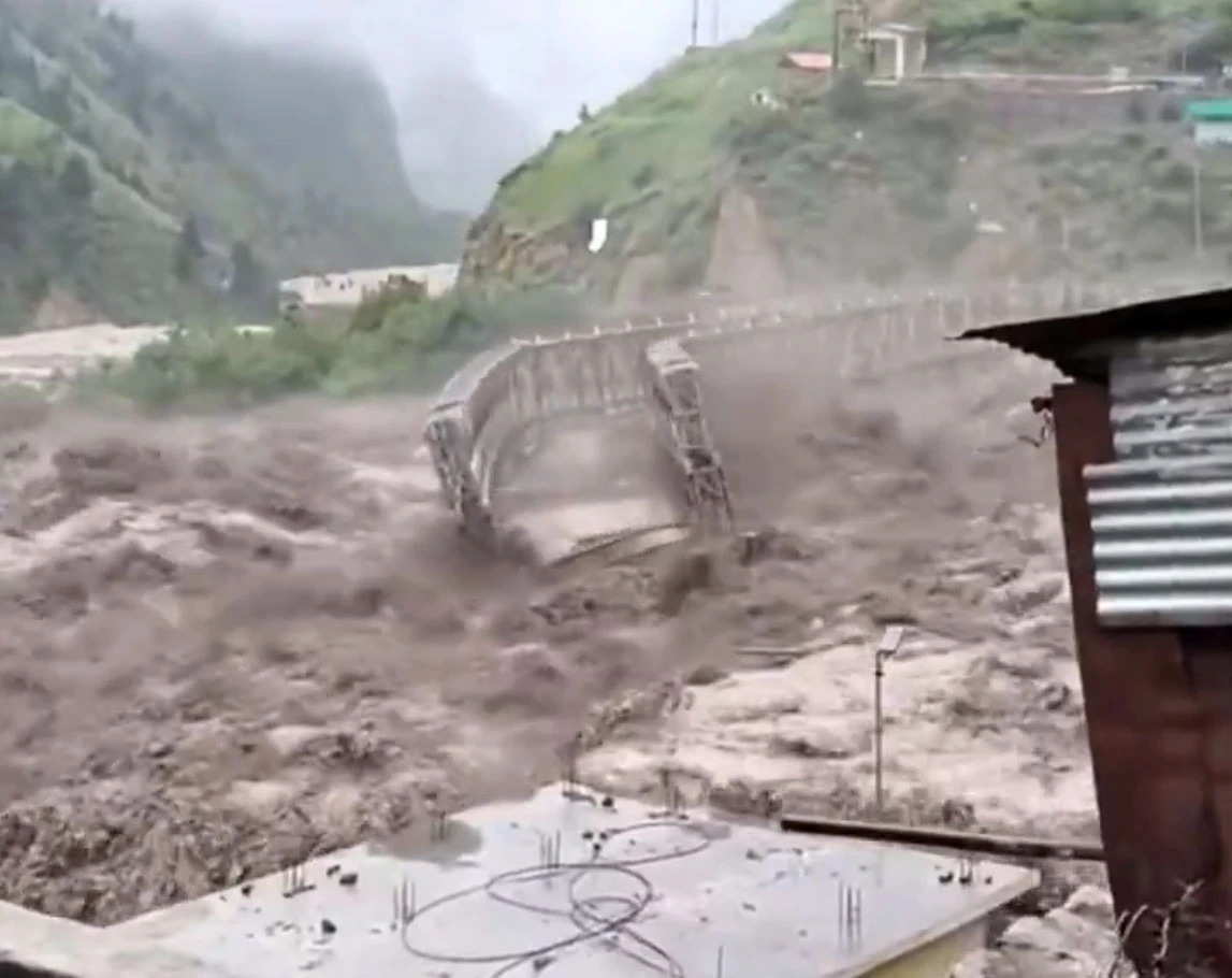 Otkriven vjerojatni uzrok katastrofalne poplave u Nepalu: Srušio se dio ledenjaka i pokrenuo smrtonosnu bujicu