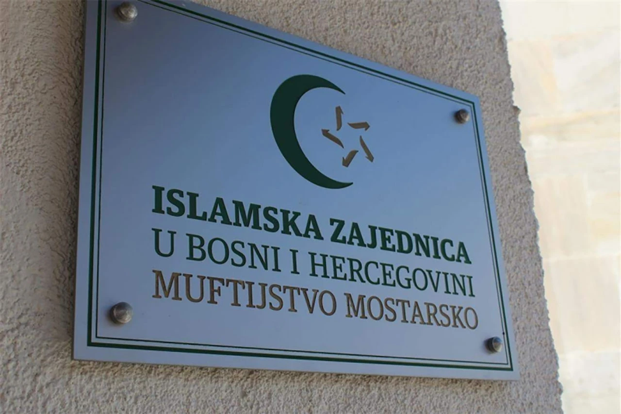 Fetva "nije zakon", ali bi trebala obvezivati vlast? Muftijstvo ne objašnjava obvezu fetve javnim djelatnicima