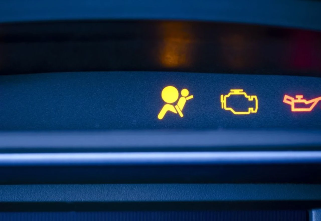 Lampica airbaga svijetli, a automobil radi normalno? Upravo je u tome problem