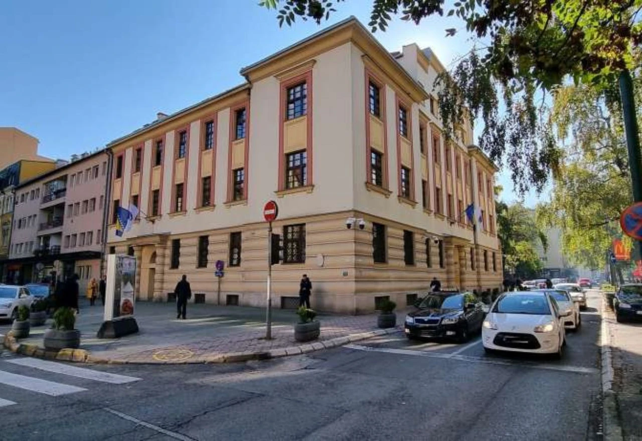 Dvije osobe optužene za pokušaj ubojstva 26-godišnjaka u Sarajevu