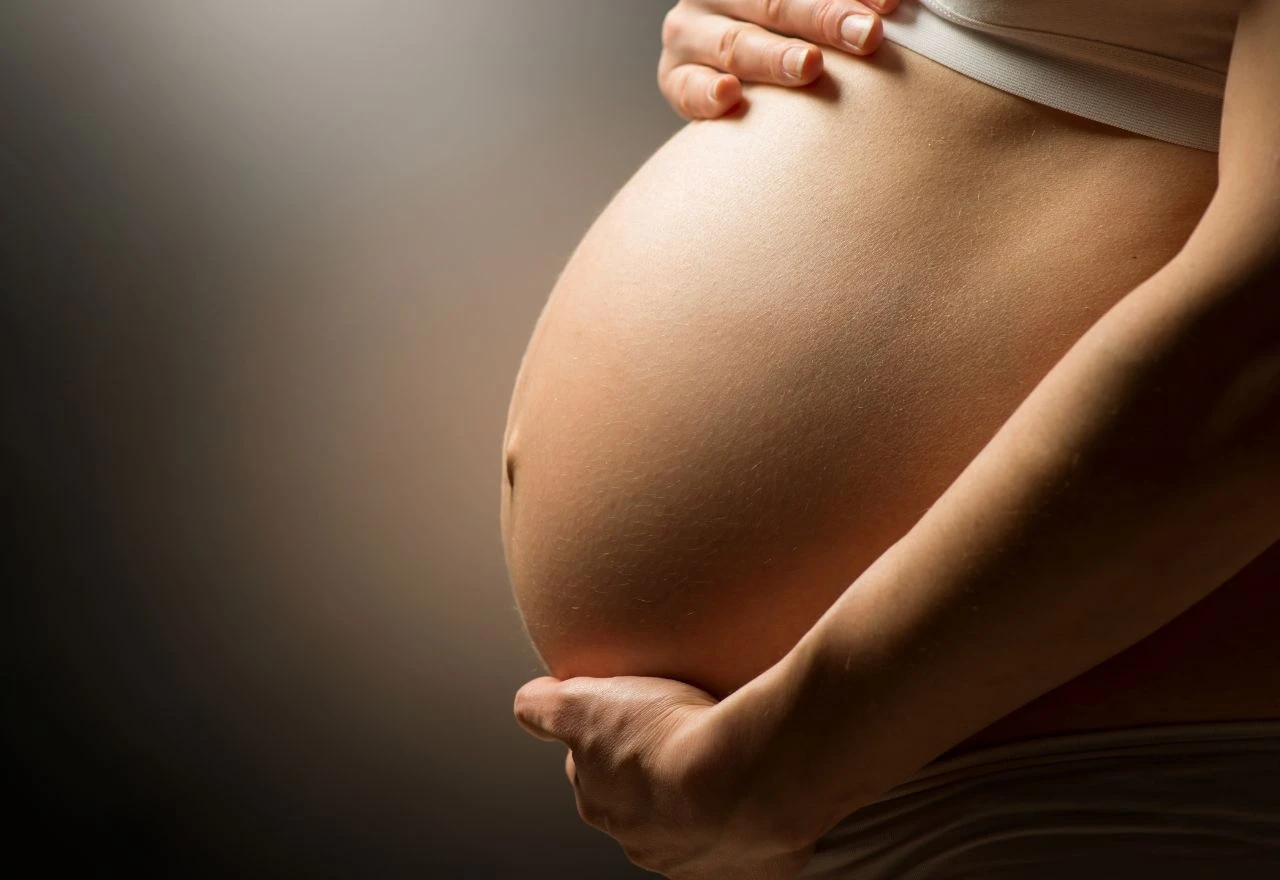 Rodila blizance koji nisu biološki brat i sestra, u slučaj se uključio sud