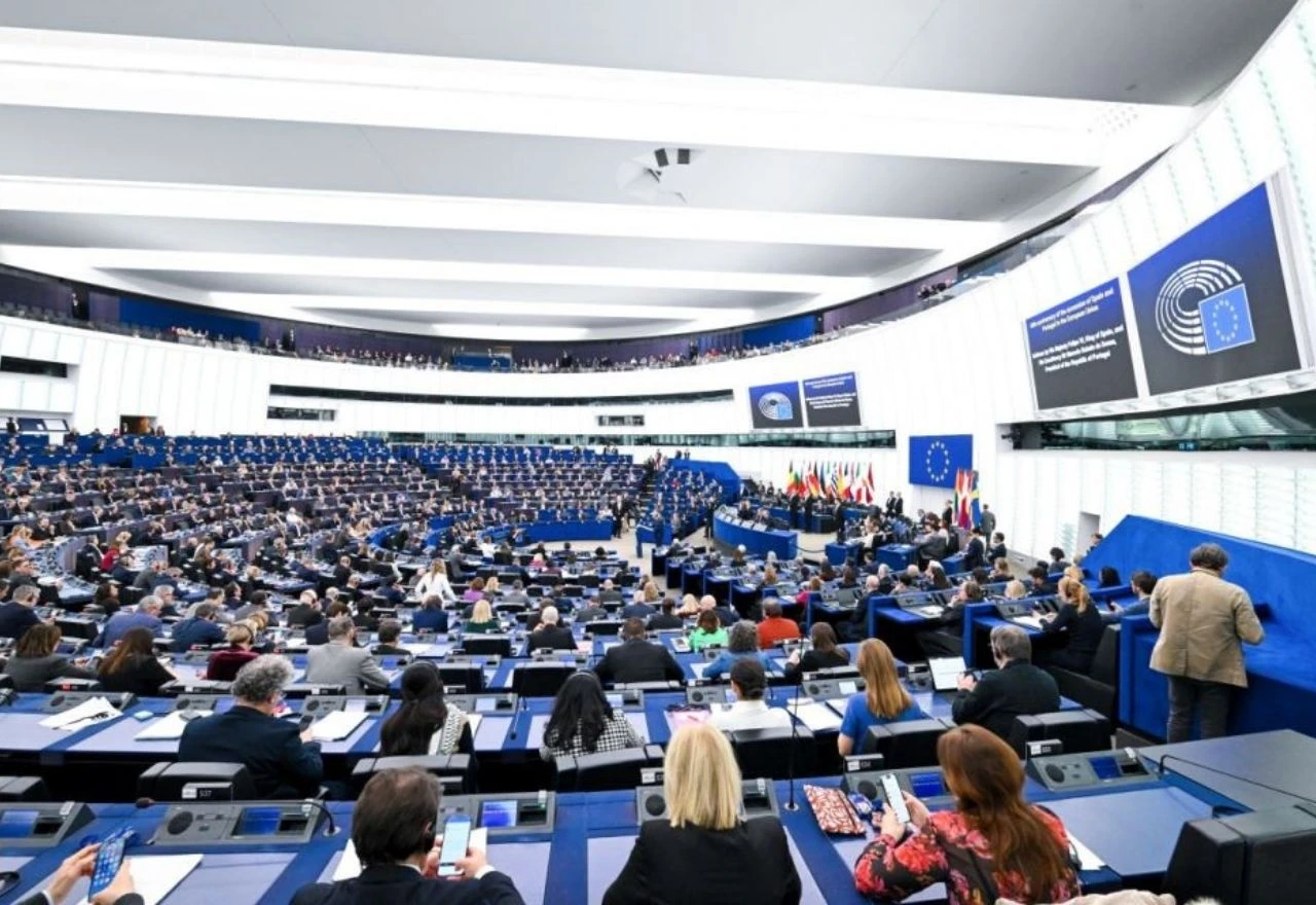 EU razmatra pristup društvenim mrežama za mlađe od 13 uz pristanak roditelja