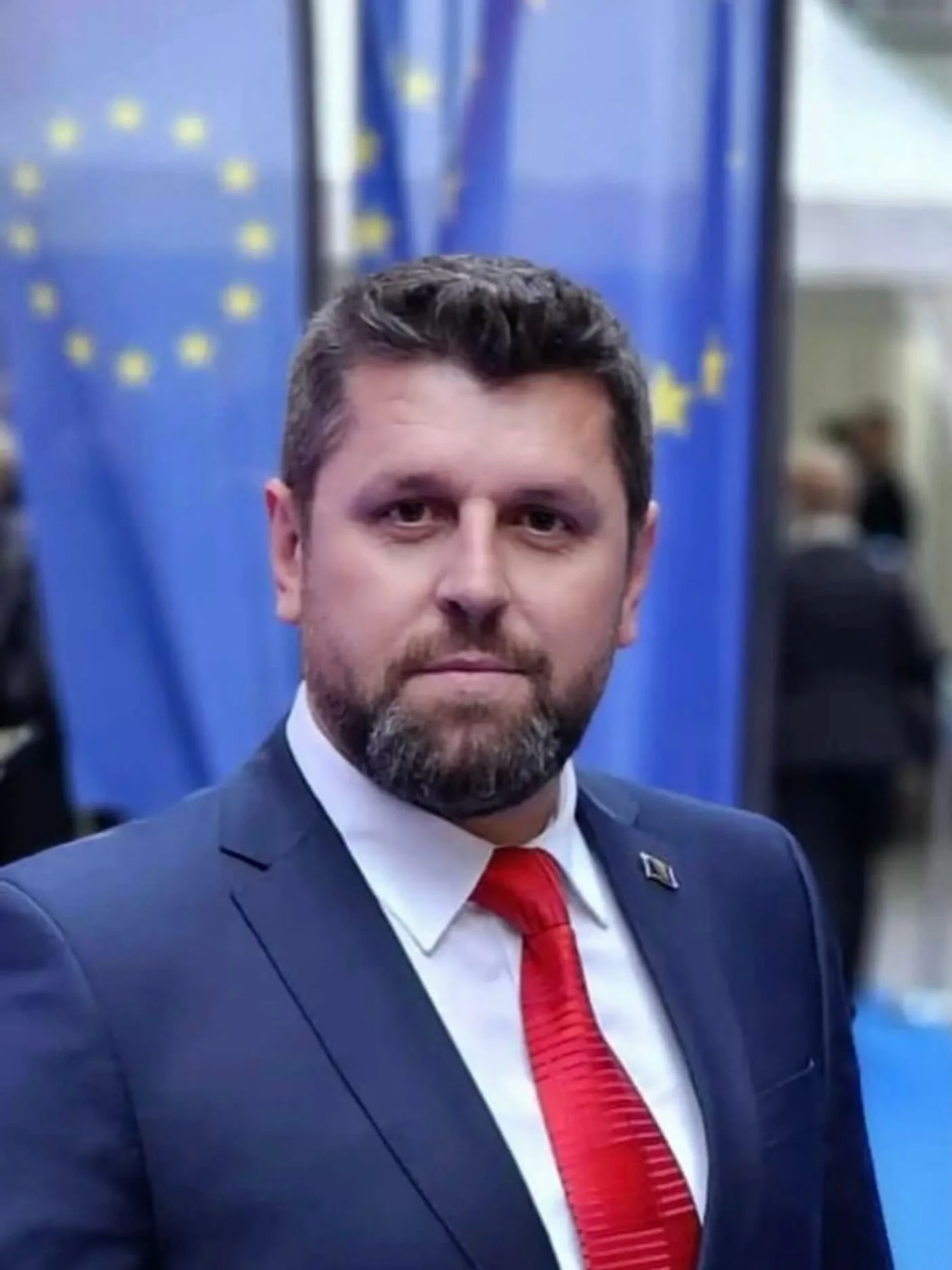 Duraković od OESS-a traži odgovore o istragama zbog veličanja Mladića